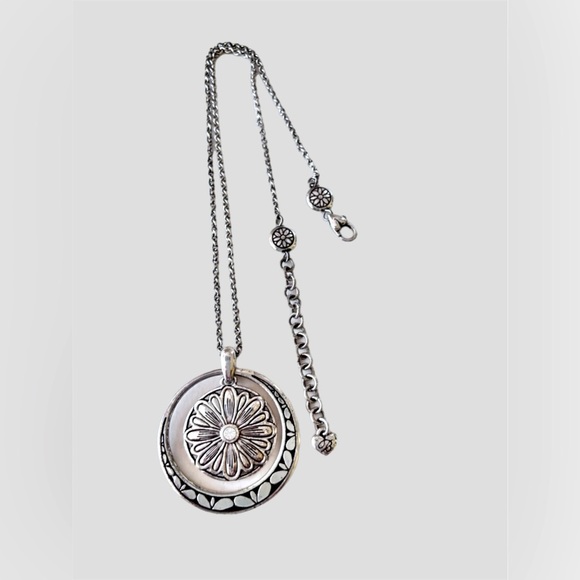 Brighton pendant with a reversible design.  Roll chain with 2 inch extension - Picture 7 of 8